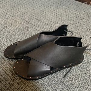 Beek shoe sandals